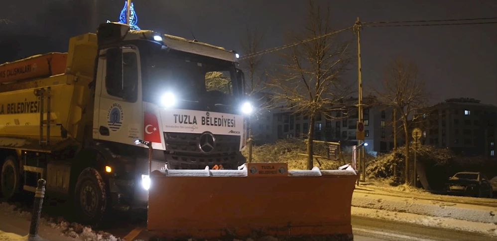 TUZLA’DA KARLA MÜCADELE ÇALIŞMALARI GECE BOYUNCA SÜRDÜ