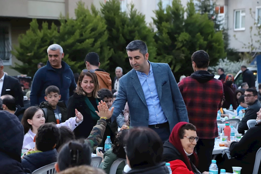 BAŞKAN YÜKSEL İFTARDA KOMŞULARIYLA BULUŞMAYA DEVAM EDİYOR