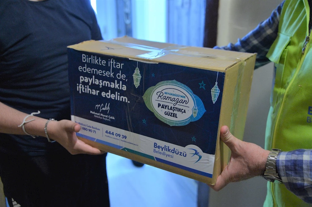 BEYLİKDÜZÜ BELEDİYESİ RAMAZAN KOLİSİ DAĞITTI