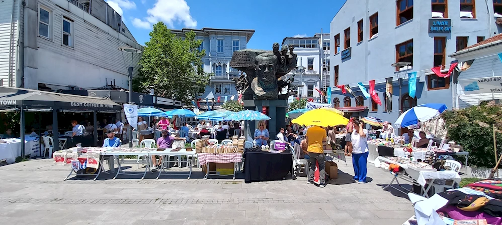 BEŞİKTAŞ’TA ARNAVUTKÖY ŞENLİĞİ COŞKUSU