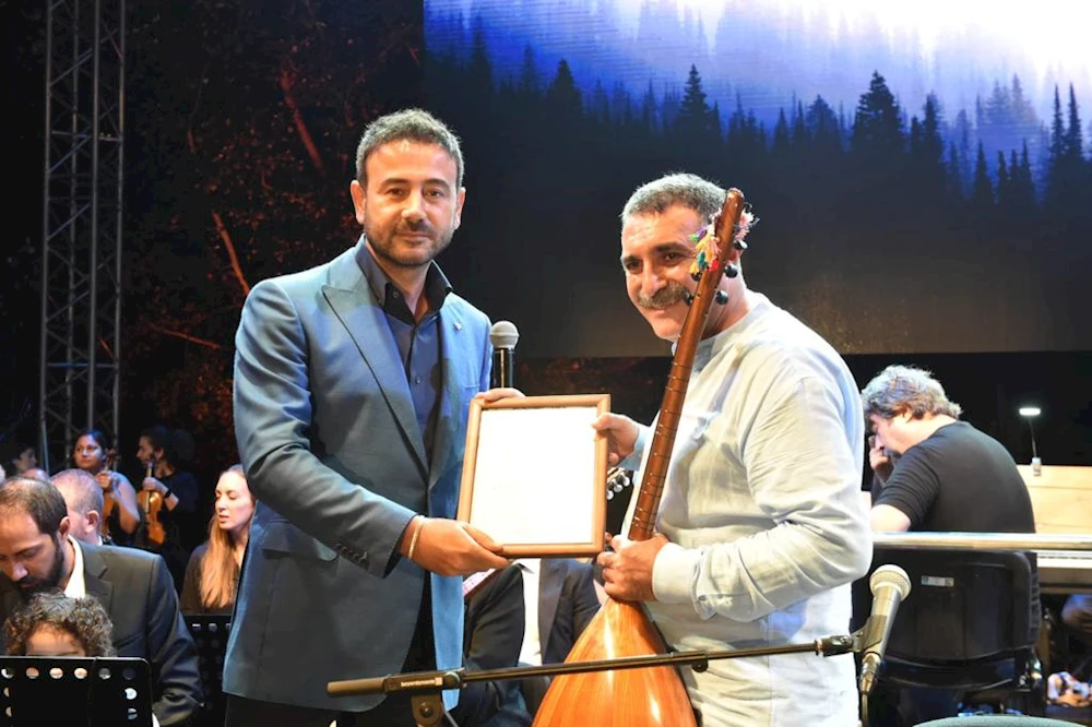 BEŞİKTAŞ’TA ERDAL ERZİNCAN’DAN UNUTULMAZ KONSER