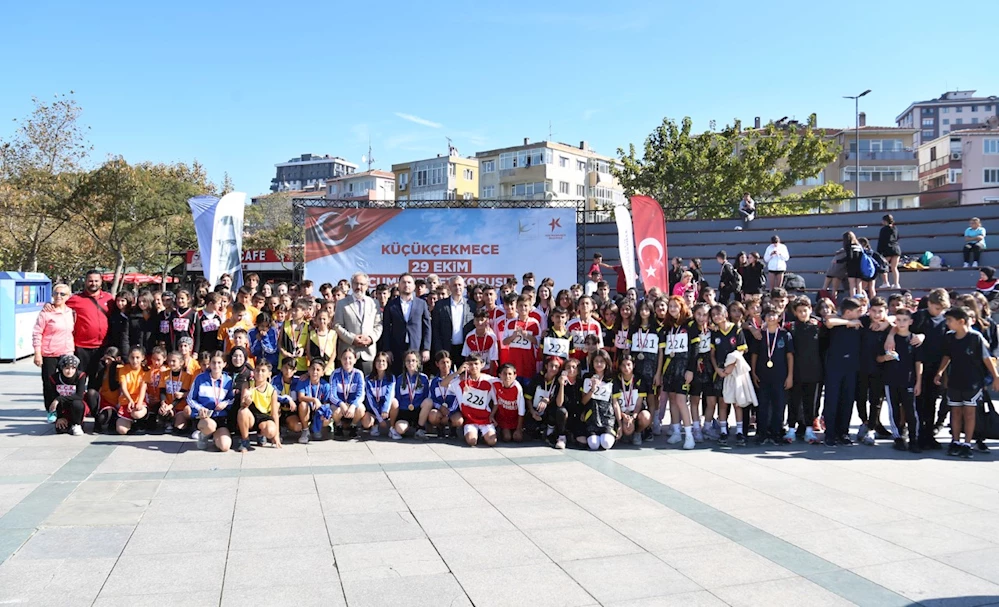 KÜÇÜKÇEKMECE’DE CUMHURİYET KOŞUSU