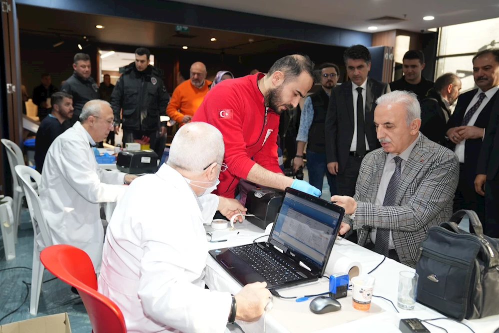 BELEDİYE PERSONELİ KIZILAY’A KAN BAĞIŞINDA BULUNDU