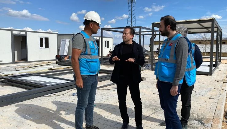 BAŞKAN YAZICI, KIRIKHAN’DA YAPIMI DEVAM EDEN KONTEYNER KENTTE İNCELEMELERDE BULUNDU