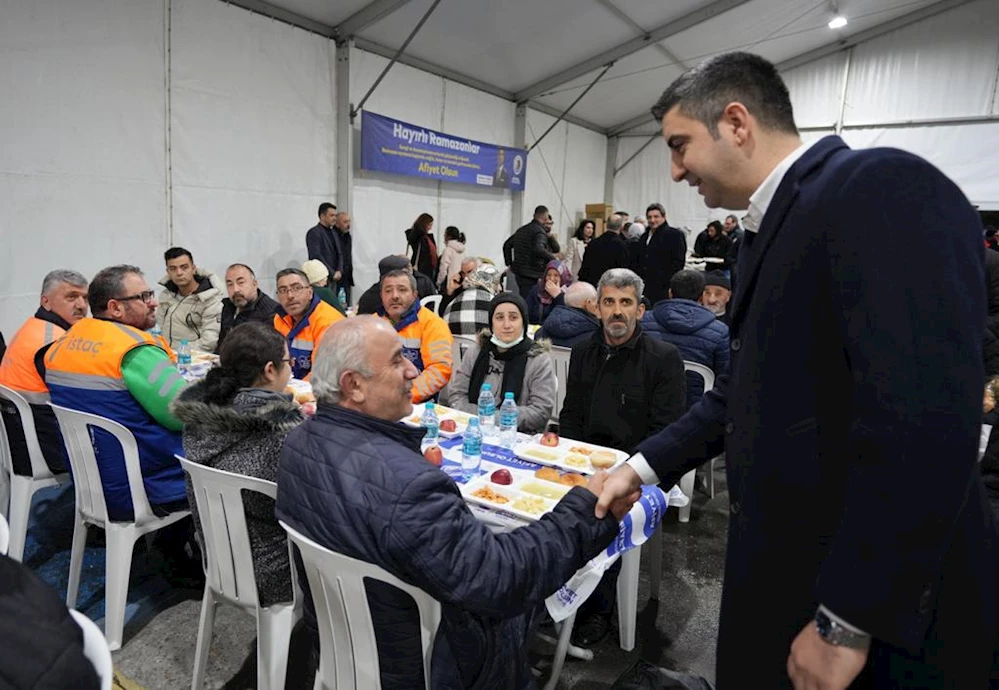 Başkan Gökhan Yüksel İftarını Hasta Yakınlarıyla Açtı