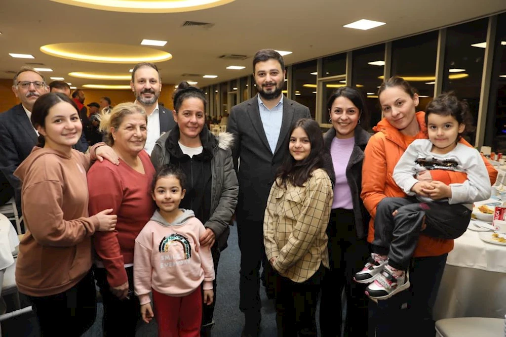 KÂĞITHANE BELEDİYESİ İFTAR PROGRAMINDA DEPREMZEDELERİ AĞIRLADI