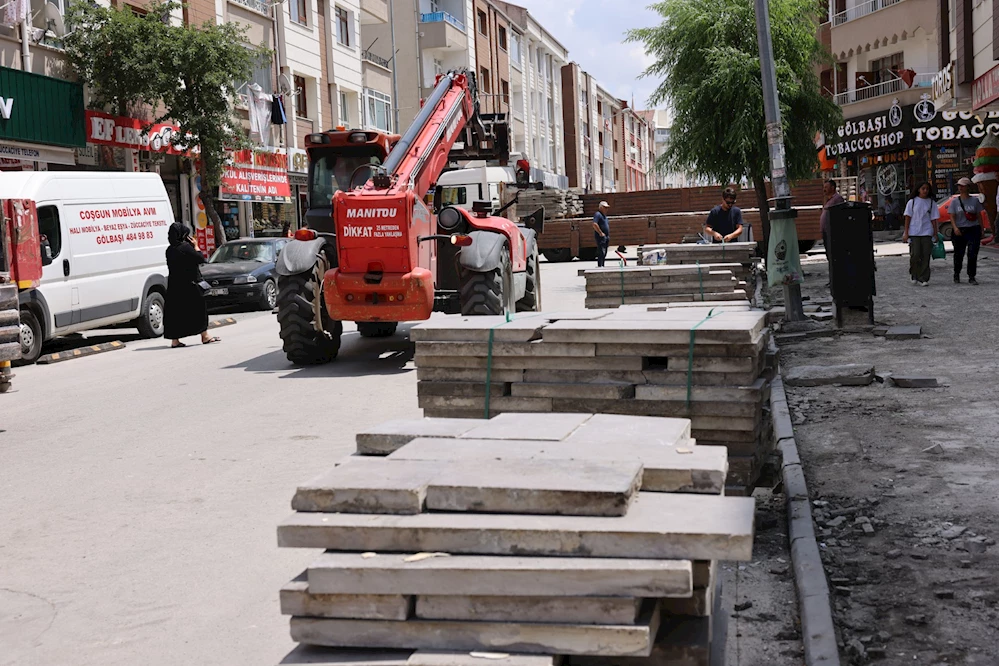 GÖLBAŞI BELEDİYESİ ÇALIŞMALARA HİZ KESMEDEN DEVAM EDİYOR