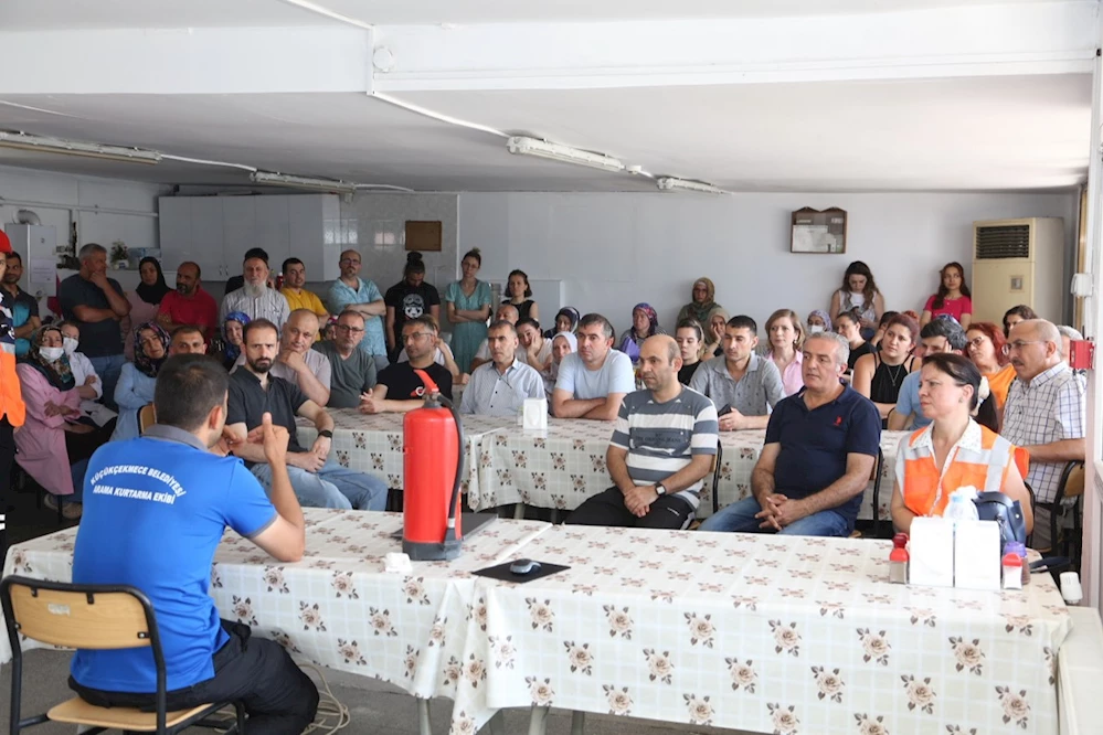 KÜÇÜKÇEKMECE, AFETLERE KARŞI BİLİNÇLENİYOR